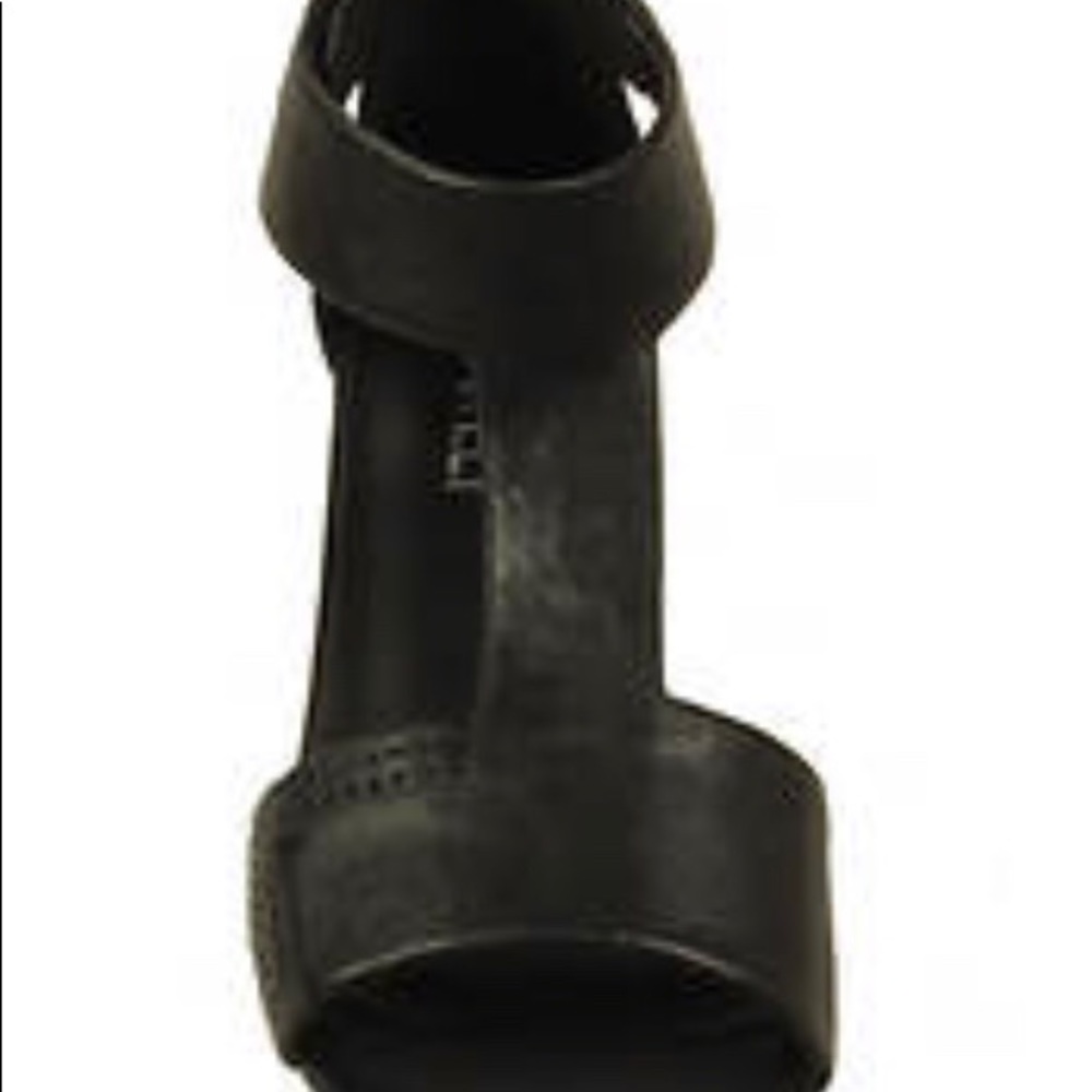 Van Eli Calyx Black Sandals